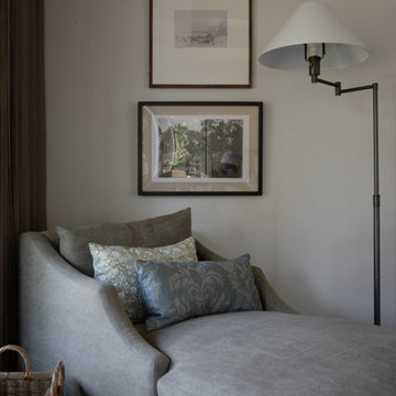 Transitional Hill-Country Primary Bedroom