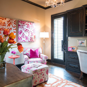 Feminine & Cheery Office