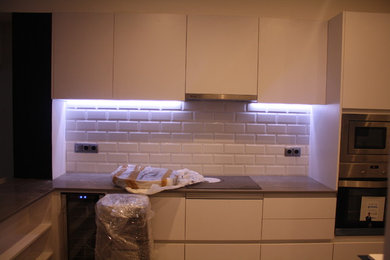 Inspiration for a modern home design remodel in Barcelona