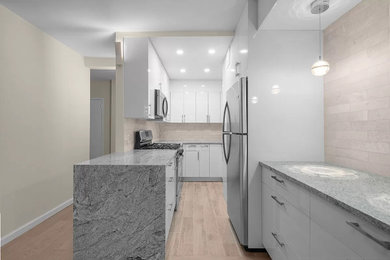 Example of a kitchen design in New York