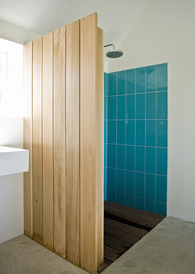 Scandinavian Bathroom by LASC Studio