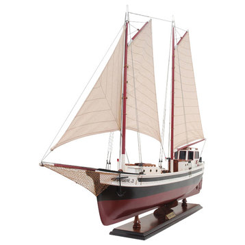 La Gasp��_sienne Painted Wooden model sailing boat