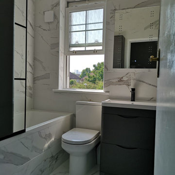 Modern Bathroom Black and White Style