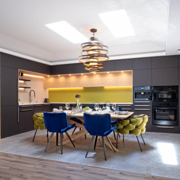 UNIQUE BLACK AND GREEN MODERN KITCHEN