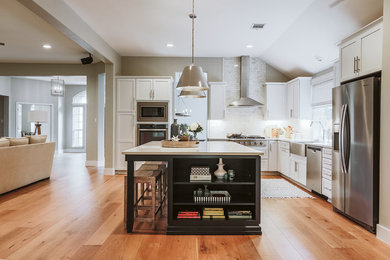 Inspiration for a transitional kitchen remodel in Austin