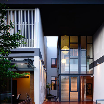 2 Holland Grove