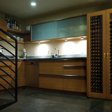 Vinotemp 700-Model Wine Cabinet with 2 Glass Doors