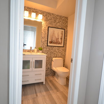 Statement wall - Powder Room