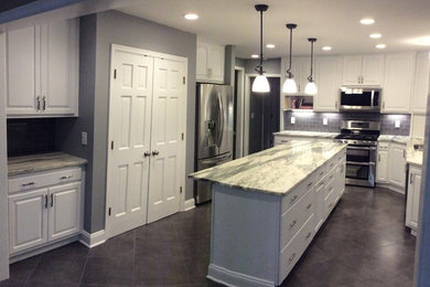 Example of a trendy kitchen design in St Louis
