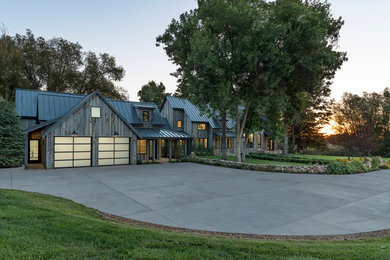 Exterior home idea in Denver