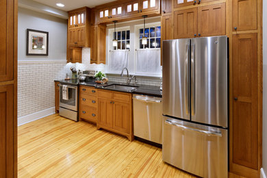 Kitchen - craftsman kitchen idea