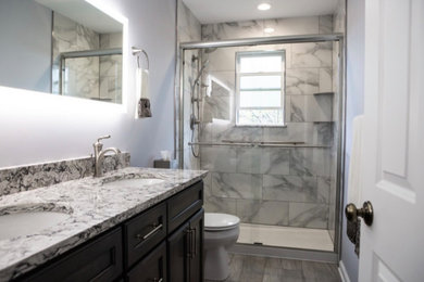 Bathroom - bathroom idea in Detroit