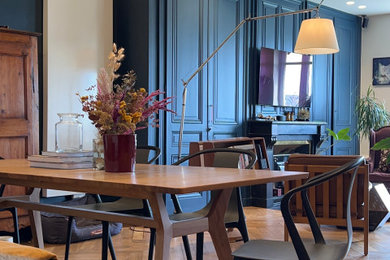 Aménagement d'une salle à manger classique.