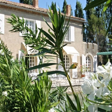 Three Uzès