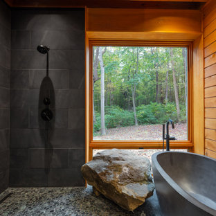 Bäder mit Schieferfliesen und Kiesel-Bodenfliesen Ideen, Design