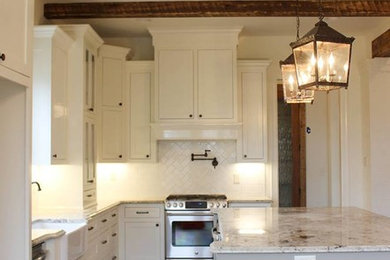 Farmhouse kitchen photo in New Orleans