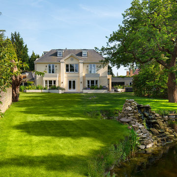 Lakeside, ESHER