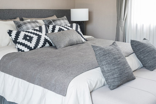Too Many Pillows Them In A Coordinating Palette Of Colors And Patterns To Create Textural Bed That Beckons What S The Ideal Number Pillows You Use For Your