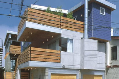 Inspiration for a modern exterior home remodel in Los Angeles