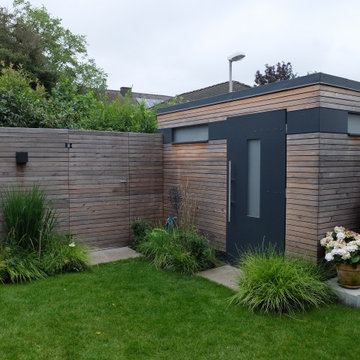 Reduzierter Reihenhausgarten