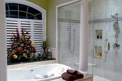 Inspiration for a timeless bathroom remodel in Chicago