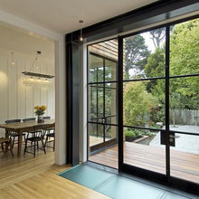 dining tables / chairs