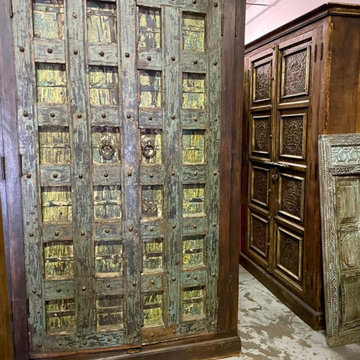 Antique Charming Farmhouse Style