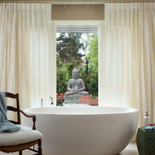 Soaking tub