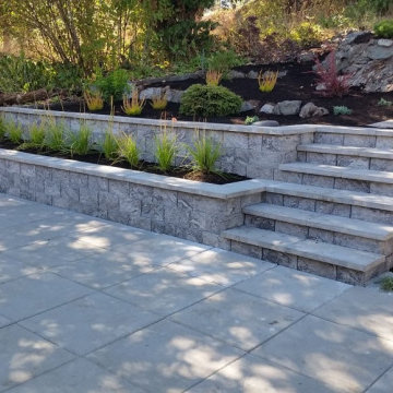 Retaining Wall & Pavers