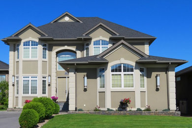 Traditional exterior home idea in Tampa