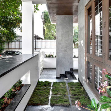 Play of shadow with colors for the urban house.