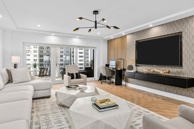 Family room photo in Miami