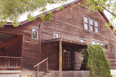 Traditional exterior home idea in Austin
