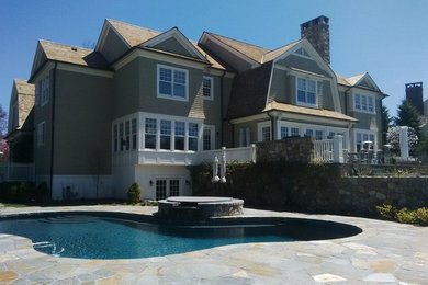 Exterior home idea in New York