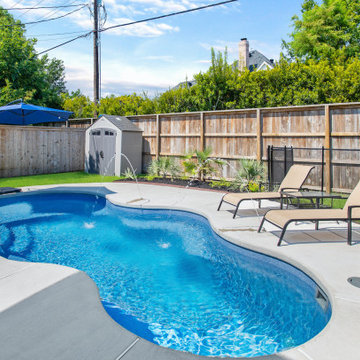 Fiberglass Pool with Deck Jets