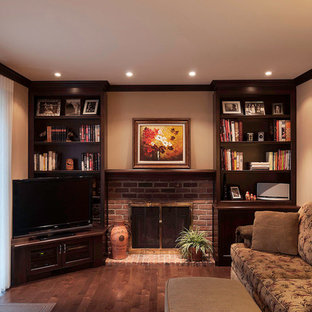 75 Most Popular Traditional Living Space with a Brick Fireplace Design