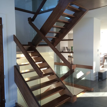 Continuous Glass Railing