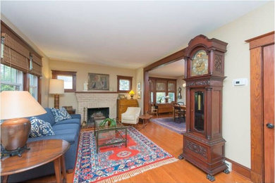 Mid-sized elegant living room photo in Baltimore