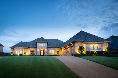 Inspiration for a large transitional home design remodel in Dallas