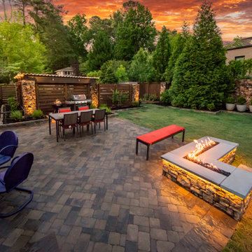 Outdoor Kitchen & Dining Area