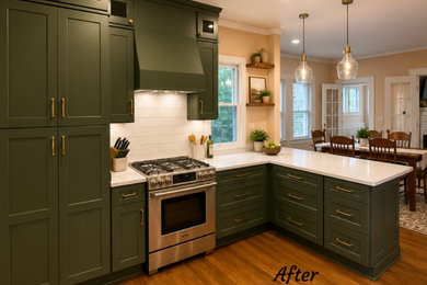 Kitchen - transitional kitchen idea in Atlanta