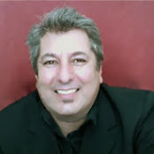 Mike Acevedos foto