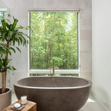 Bath tub