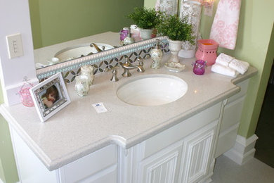 Bathroom - bathroom idea in Salt Lake City
