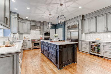 Transitional kitchen photo in Baltimore
