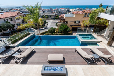 Pool - contemporary pool idea in Los Angeles