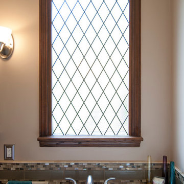 Fox Chapel Moder/Traditional Bathroom