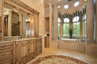 Bathroom - 1950s bathroom idea in Dallas