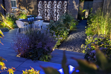マンチェスターにあるコンテンポラリースタイルのおしゃれな庭の写真
