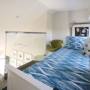 Loft bedroom to maximize space